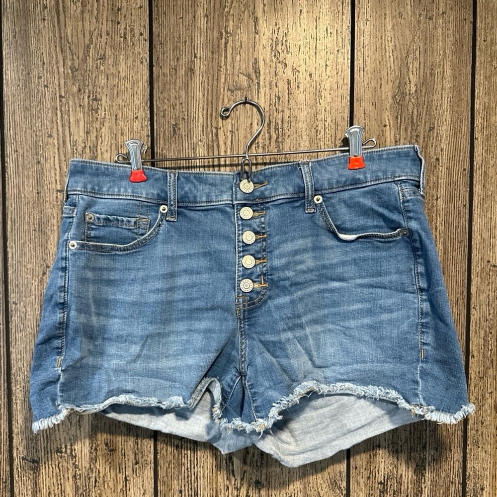 Torrid 3.5 Inch Perfect Vintage Stretch Mid-Rise Short